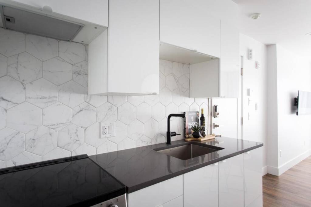 Wonderful Studio In Little Italy With Full Bath By Den Stays Montréal Eksteriør bilde